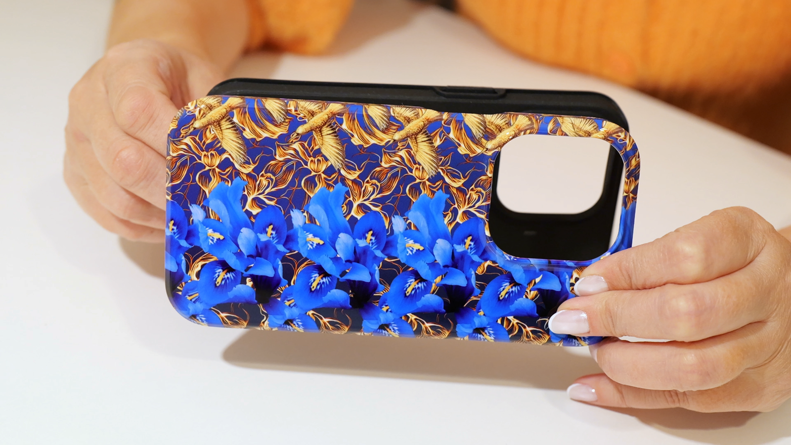 Blue irises 3d stereogram phone case