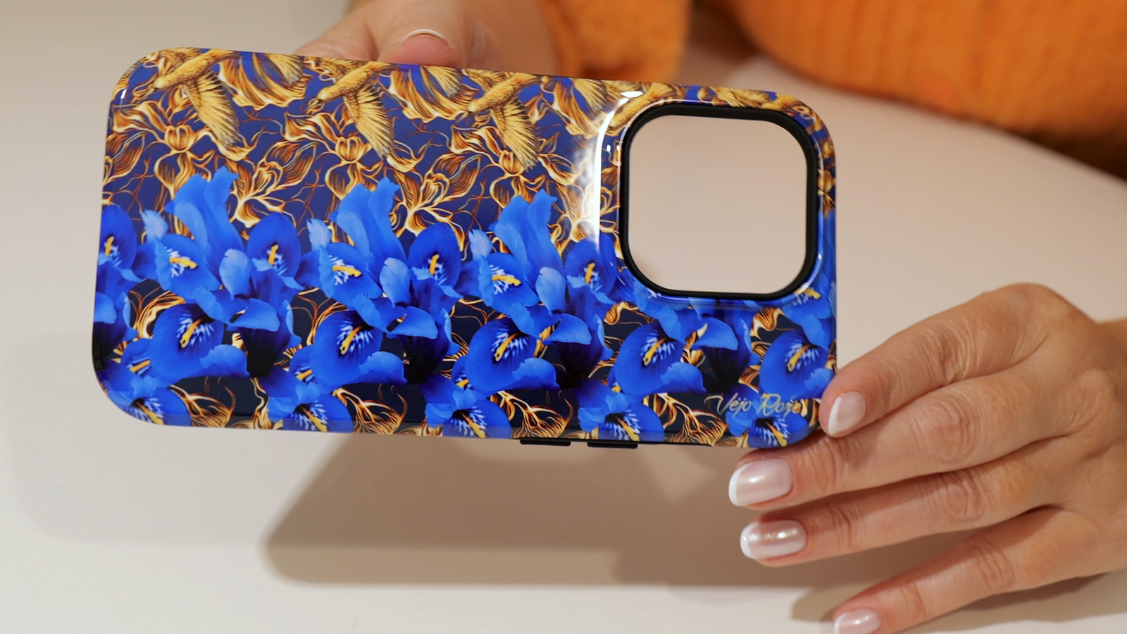 Blue irises 3d stereogram phone case