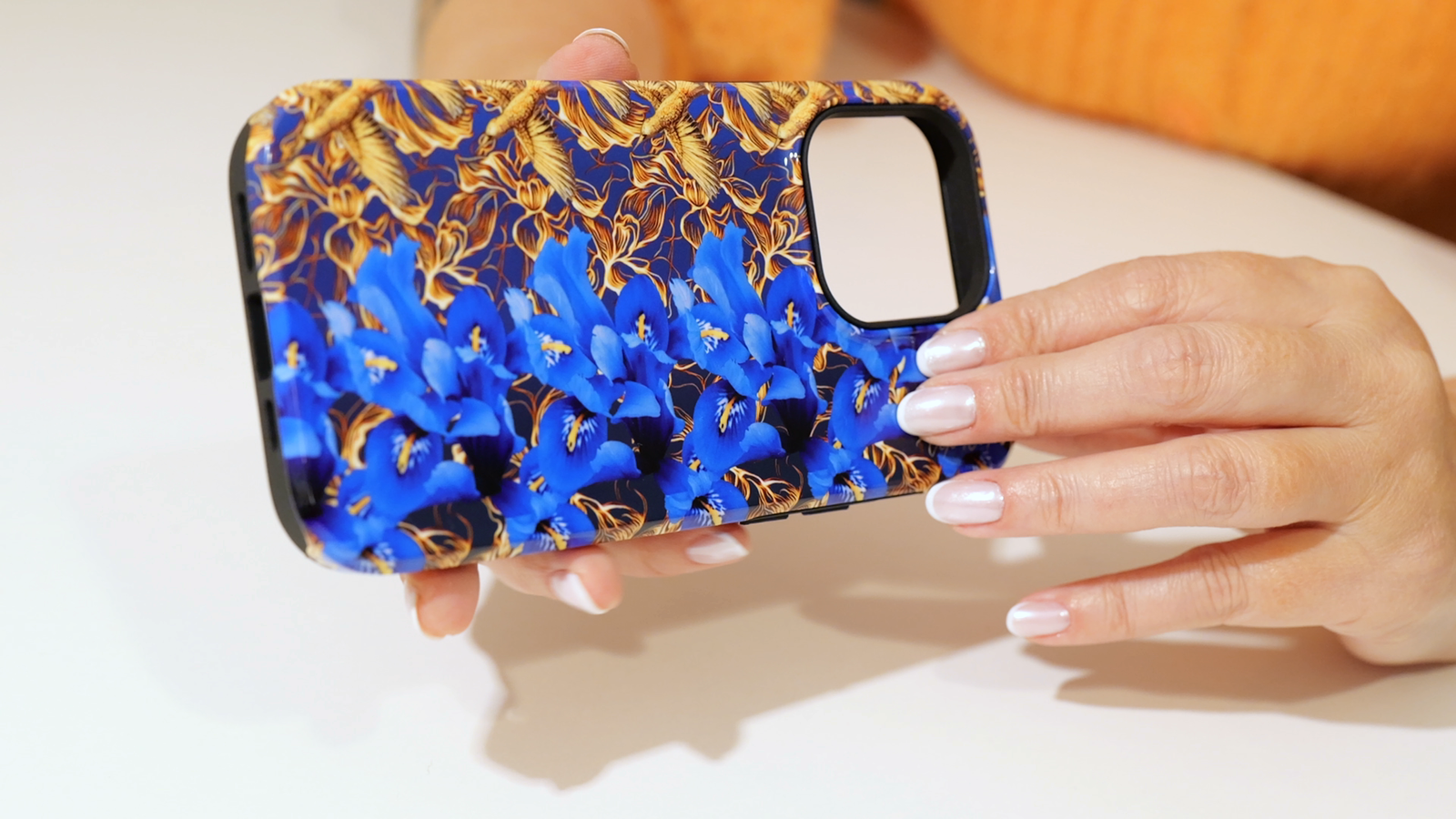 Blue irises 3d stereogram phone case