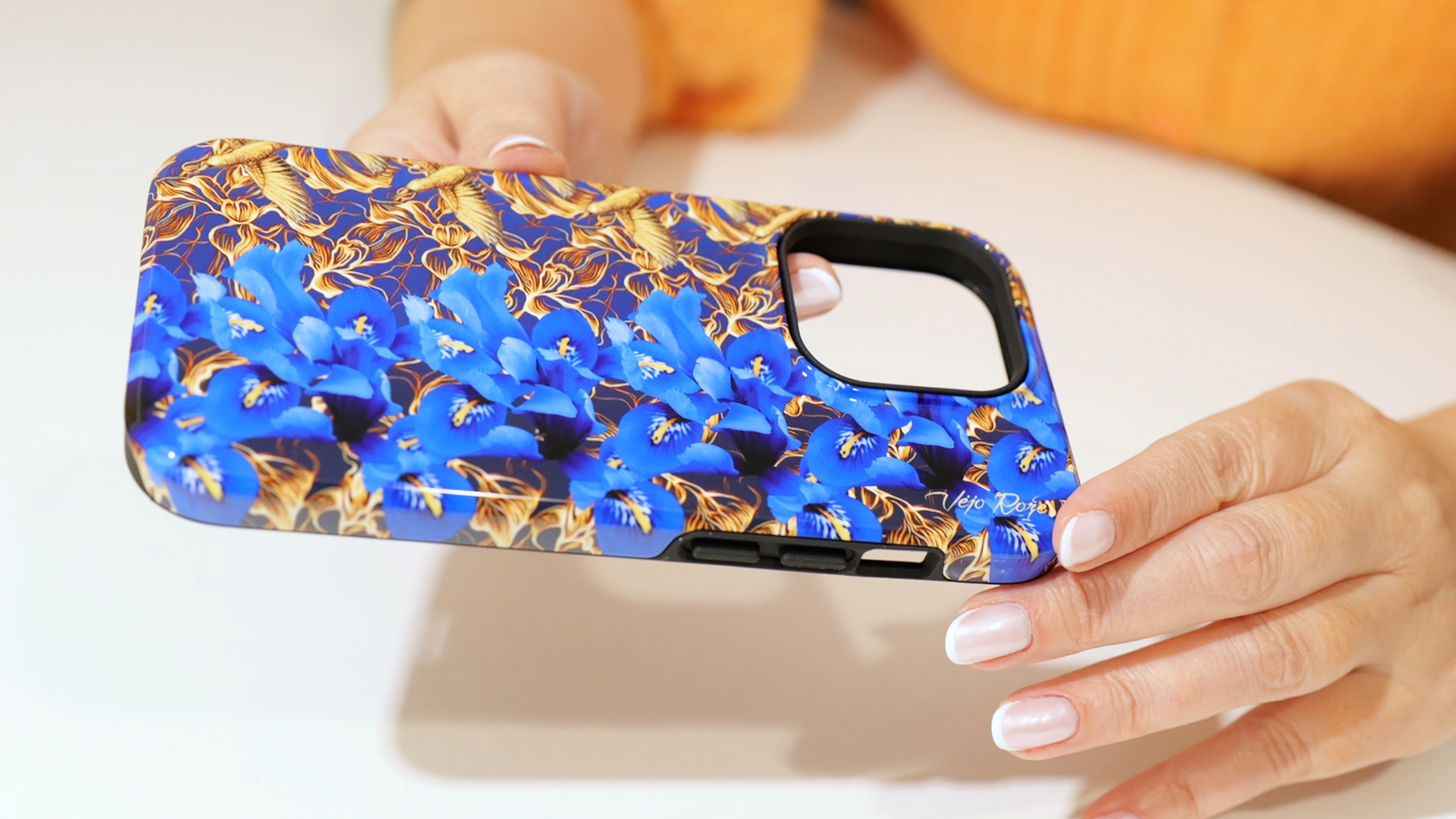 Blue irises 3d stereogram phone case
