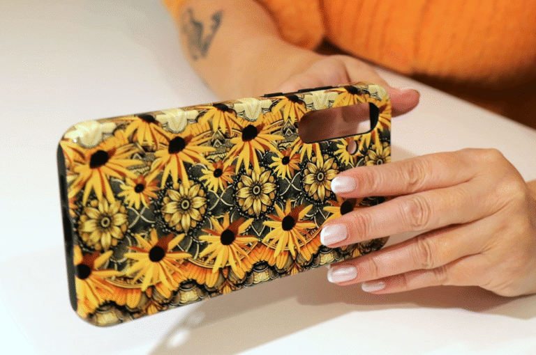 Orange flowers 3d stereogram phone case