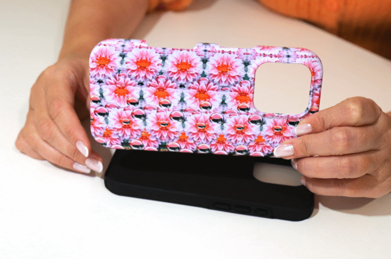 Pink dahlias 3d stereogram phone case