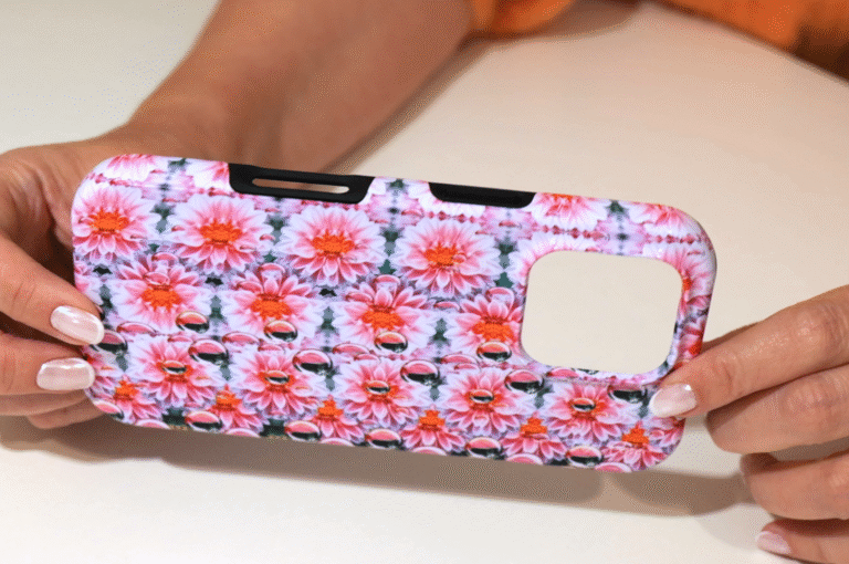 Pink dahlias 3d stereogram phone case