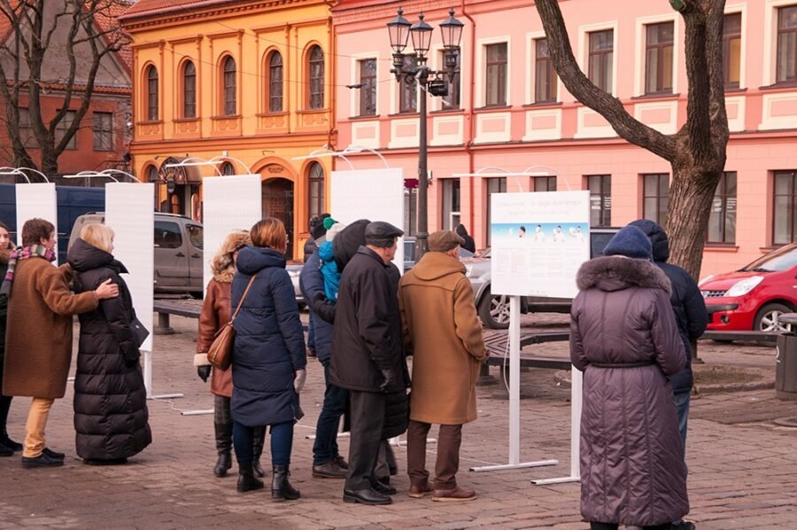 There is an exhibition of 3D stereograms according to the creation “The Little Prince” by Antoine de Saint-Exupery in Kaunas Town Hall