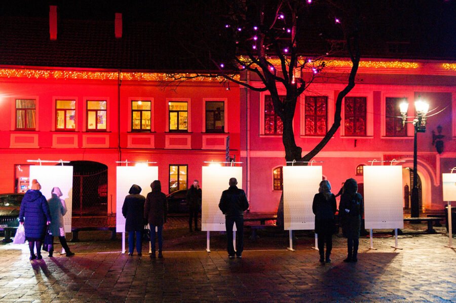 There is an exhibition of 3D stereograms according to the creation “The Little Prince” by Antoine de Saint-Exupery in Kaunas Town Hall
